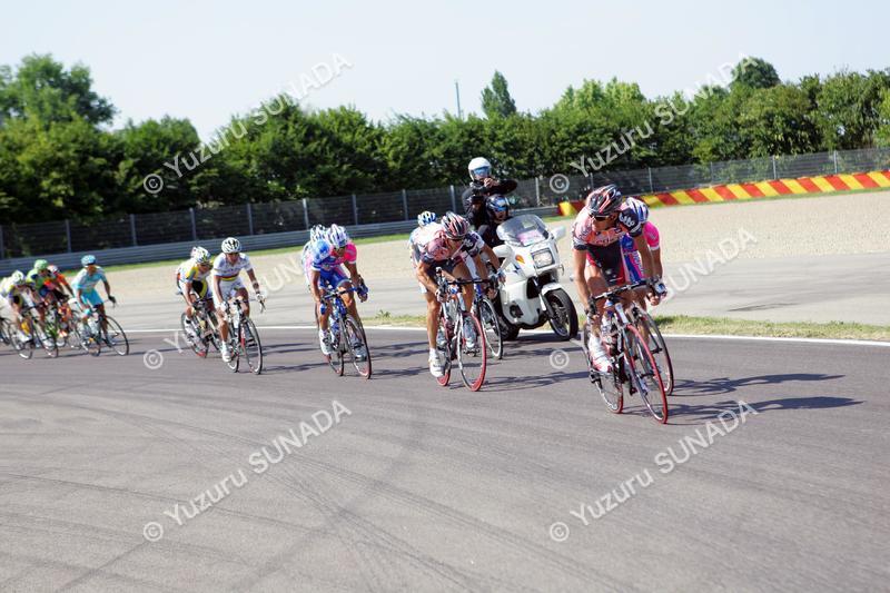 Peloton in FERRARI Circuit001p.jpg